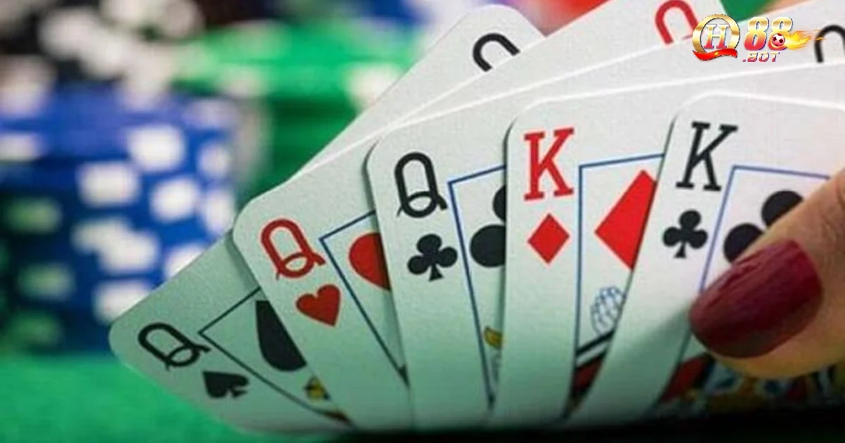 Giải Nghĩa Thuật Ngữ Trong Phỏm Khi Chơi Tại QH88 – Đọc Hiểu Để Không “Quê” 3 Khi bạn sở hữu nhiều lá bài rác, điều đó đồng nghĩa với việc bạn đang ở trong tình huống khó khăn